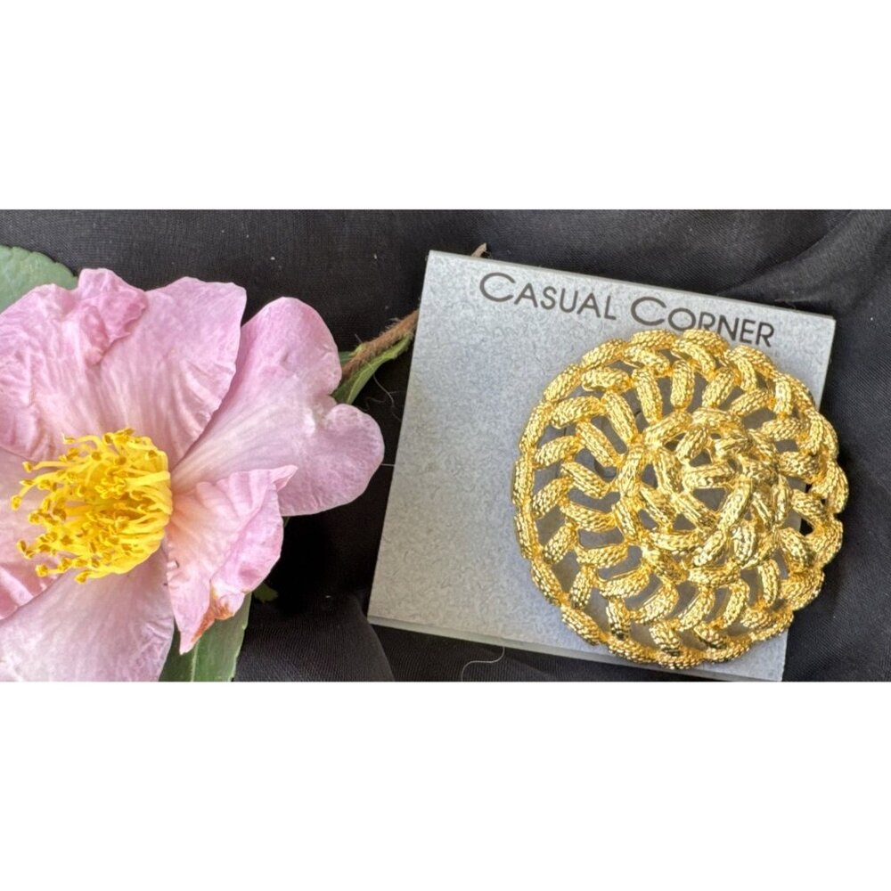 Casual Corner Signed Gold Tone Brooch Large Round Vintage 80's 2" NEW - Picture 3 of 9